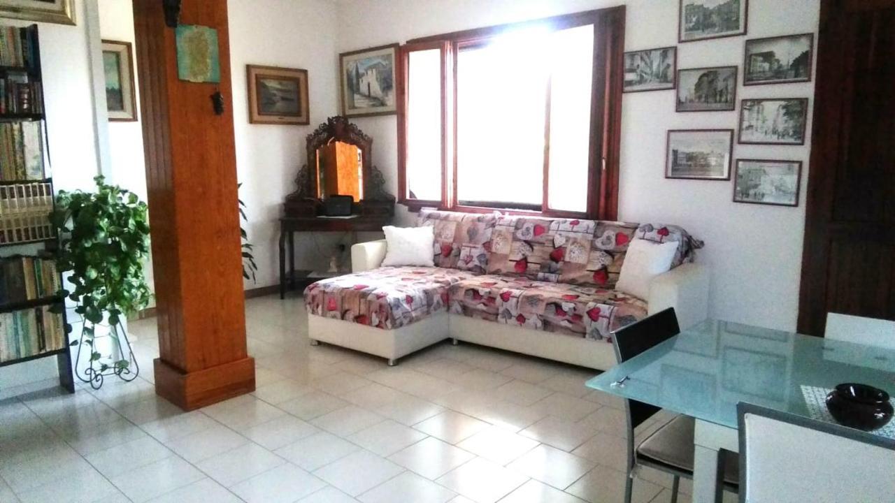 La Maddalena  B&B Da Sissi מראה חיצוני תמונה